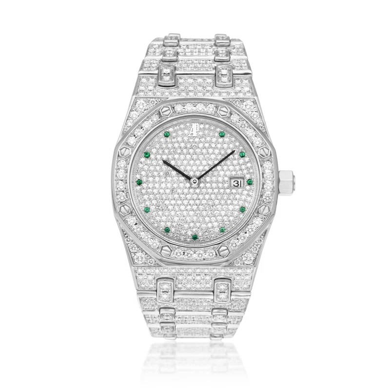 Royal Oak (Reference 15055BC.ZZ.0978BC.01). A 33mm white gold diamond and emerald-set automatic bracelet watch with date. Circa 2003 