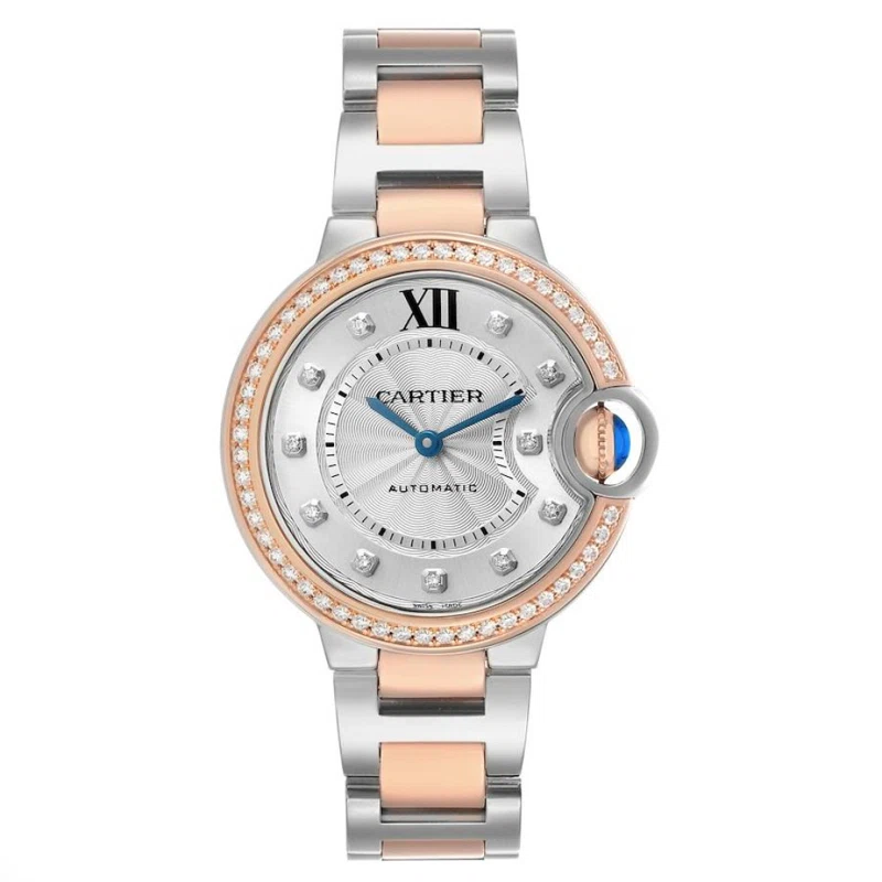 Ballon Bleu (المرجع W3BB0023). ساعة يد من الذهب الوردي والفولاذ المقاوم للصدأ بقطر 33mm، مرصّعة بالألماس، بحركة أوتوماتيكية. Circa 2023
