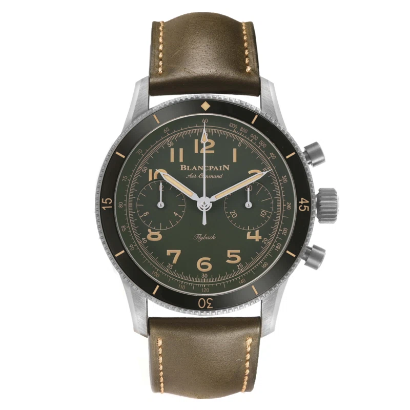 Air Command (المرجع AC02 12B53 63B). ساعة يد من التيتانيوم بقطر 42.5mm، بحركة أوتوماتيكية، مع flyback chronograph.