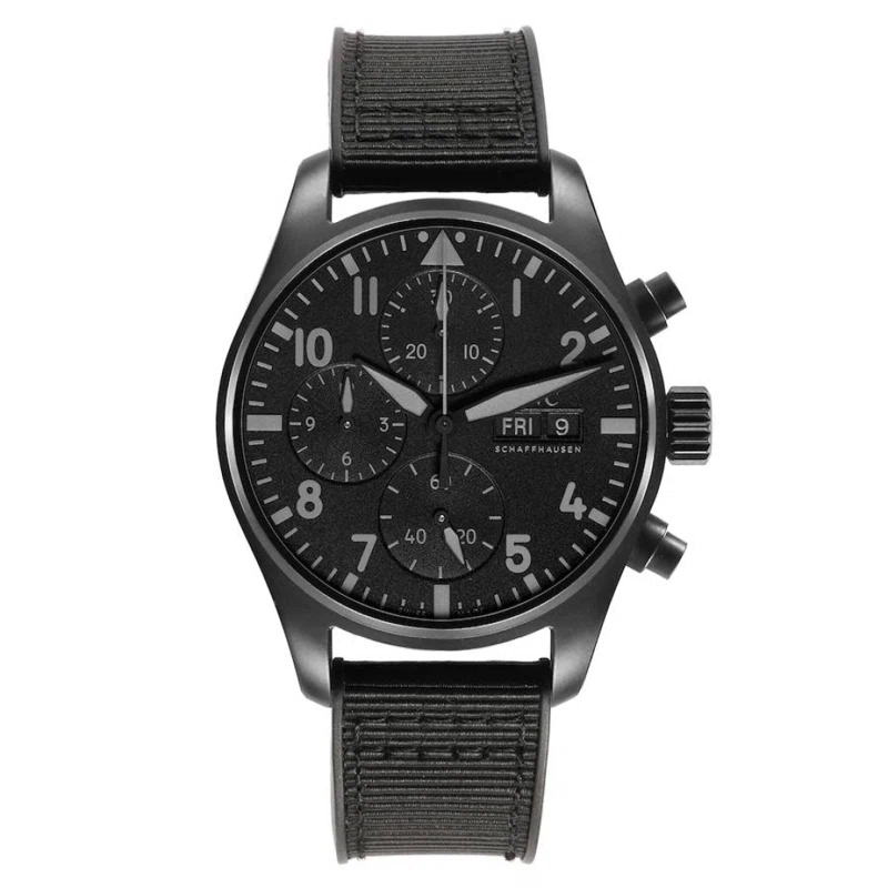 Pilots Chronograph Top Gun (المرجع IW388106). ساعة يد من Ceratanium بقطر 41mm، بحركة أوتوماتيكية، مع التاريخ واليوم وكرونوغراف. 2023