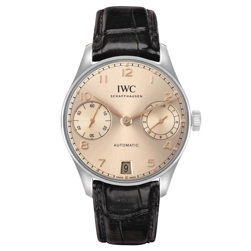 Portugieser (المرجع IW501705). ساعة يد من الفولاذ المقاوم للصدأ بقطر 42.4mm، بحركة أوتوماتيكية، مع التاريخ واحتياطي الطاقة. 2024