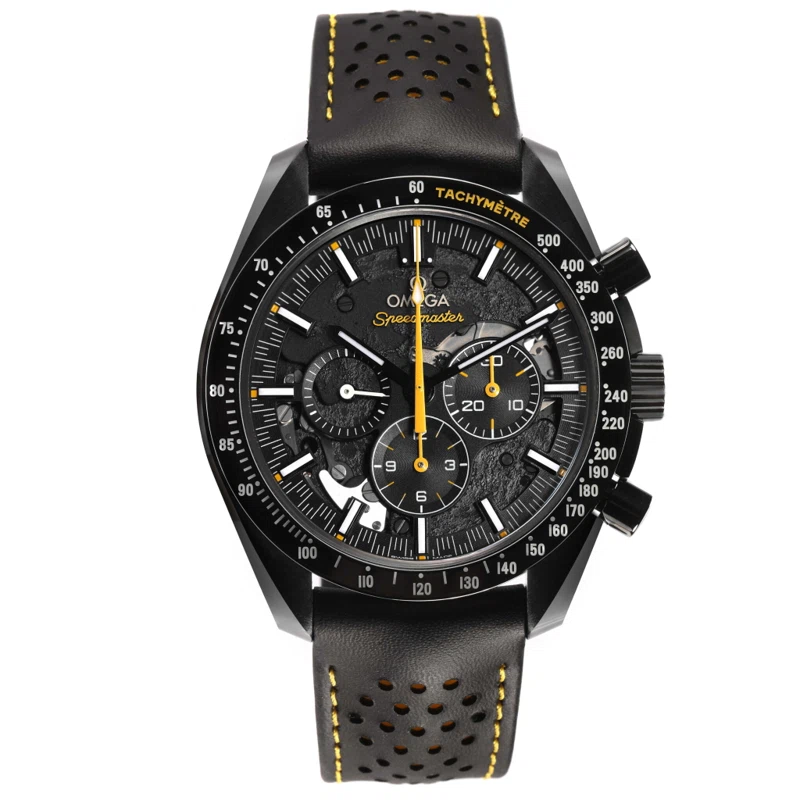 Speedmaster Dark Side of the Moon (المرجع 311.92.44.30.01.001). ساعة يد من black ceramic بقطر 44.25mm، بحركة ميكانيكية ذات تعبئة يدوية، مع كرونوغراف. 2020
