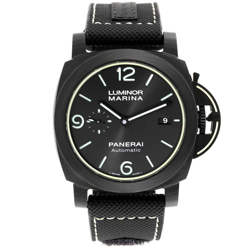 Luminor Marina (المرجع PAM01118). ساعة يد من black carbotech بقطر 44mm، بحركة أوتوماتيكية، مع التاريخ. 2021