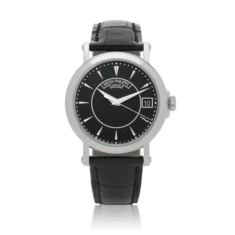 Calatrava (Reference 5153G-001). A 38mm white gold automatic wristwatch with date.