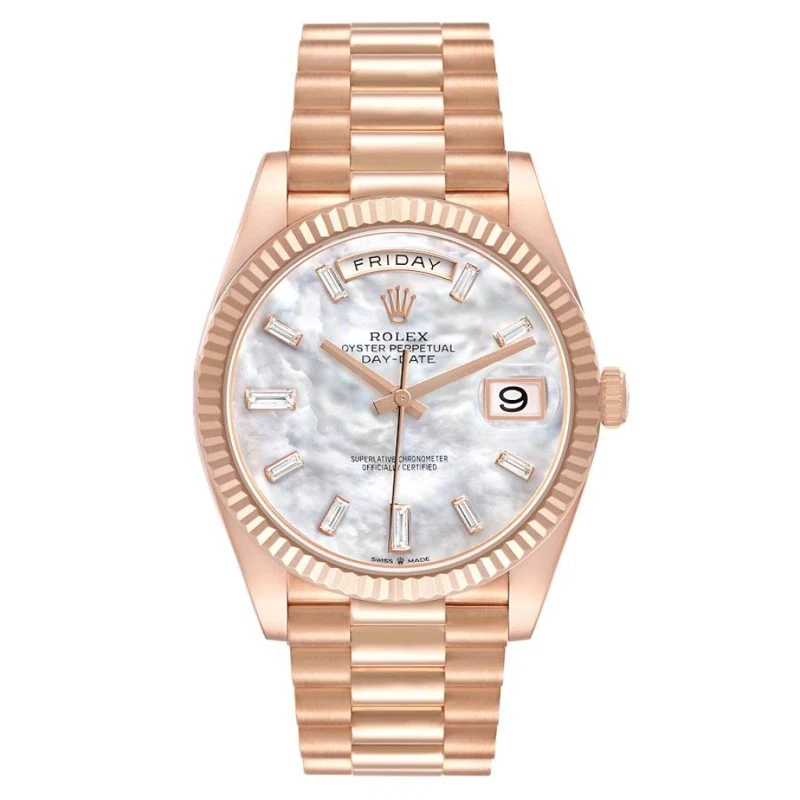 President Day-Date (المرجع 228235). ساعة يد من الذهب الوردي بقطر 40mm، مرصّعة بالألماس، بحركة أوتوماتيكية، مع التاريخ واليوم. 2025