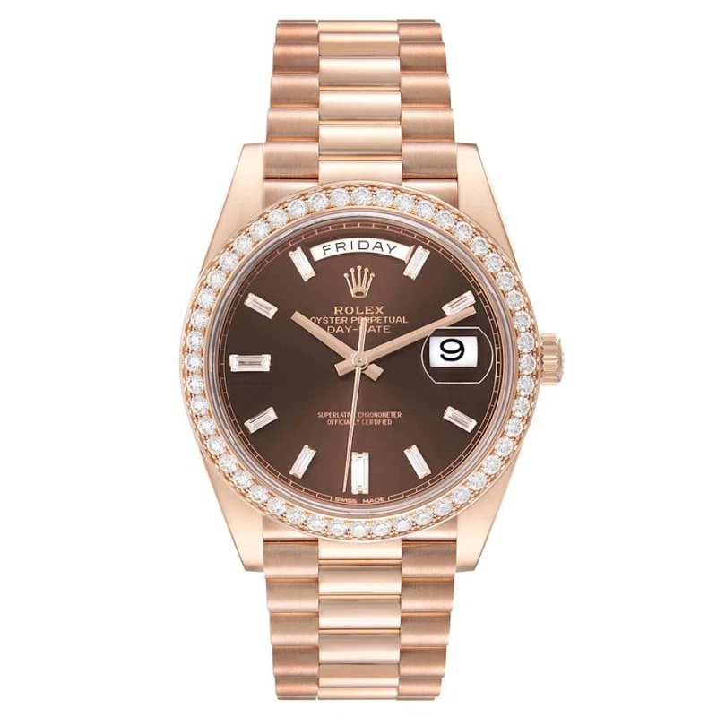 President Day-Date (المرجع 228345). ساعة يد من الذهب الوردي بقطر 40mm، مرصّعة بالألماس، بحركة أوتوماتيكية، مع التاريخ واليوم.