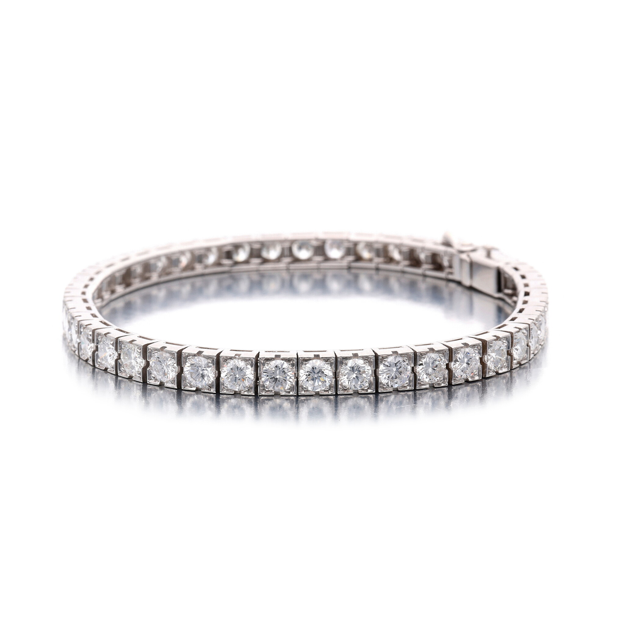 White Gold and 9.00ctw Round Brilliant Cut Diamond Tennis Bracelet — view 1